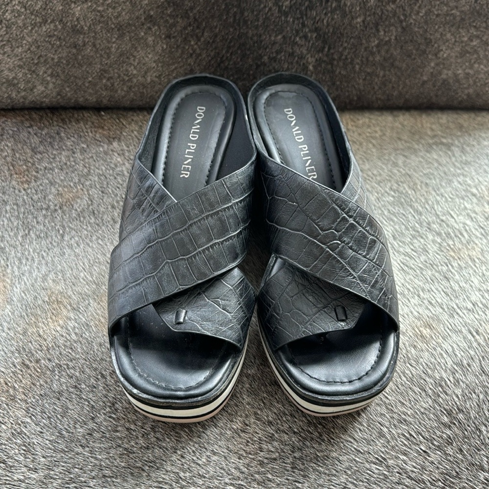 Donald Pliner Womens Wedge Sandals